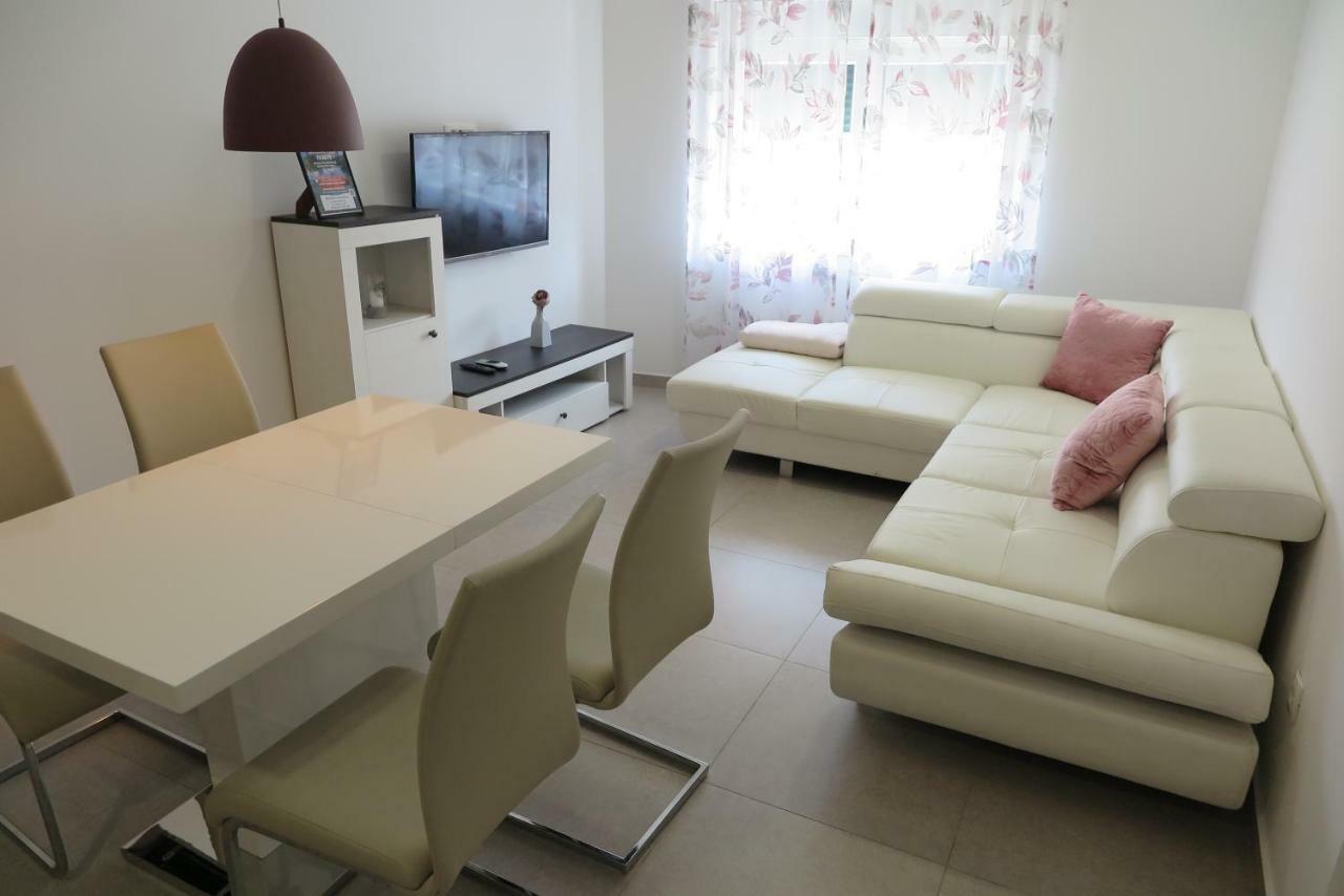 Stars Palace - Apartments And Rooms Jezera Εξωτερικό φωτογραφία