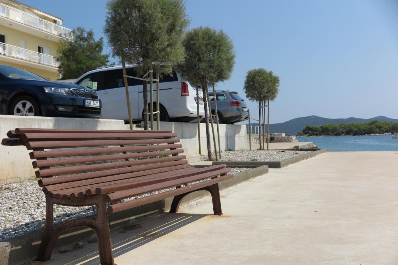 Stars Palace - Apartments And Rooms Jezera Εξωτερικό φωτογραφία